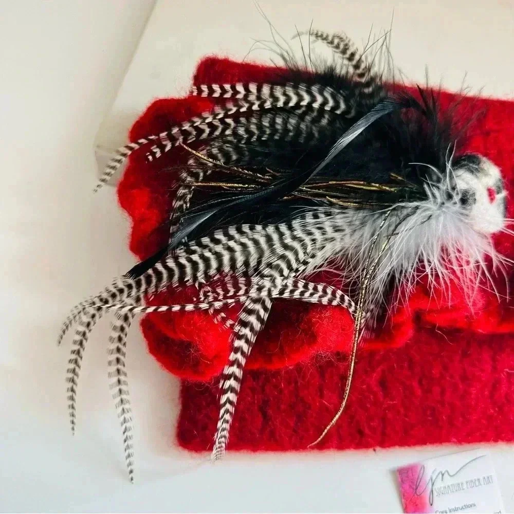NWOT LJN Signature Fiber Art One Of A Kind Wearable Art Wool Feather Clutch Bag